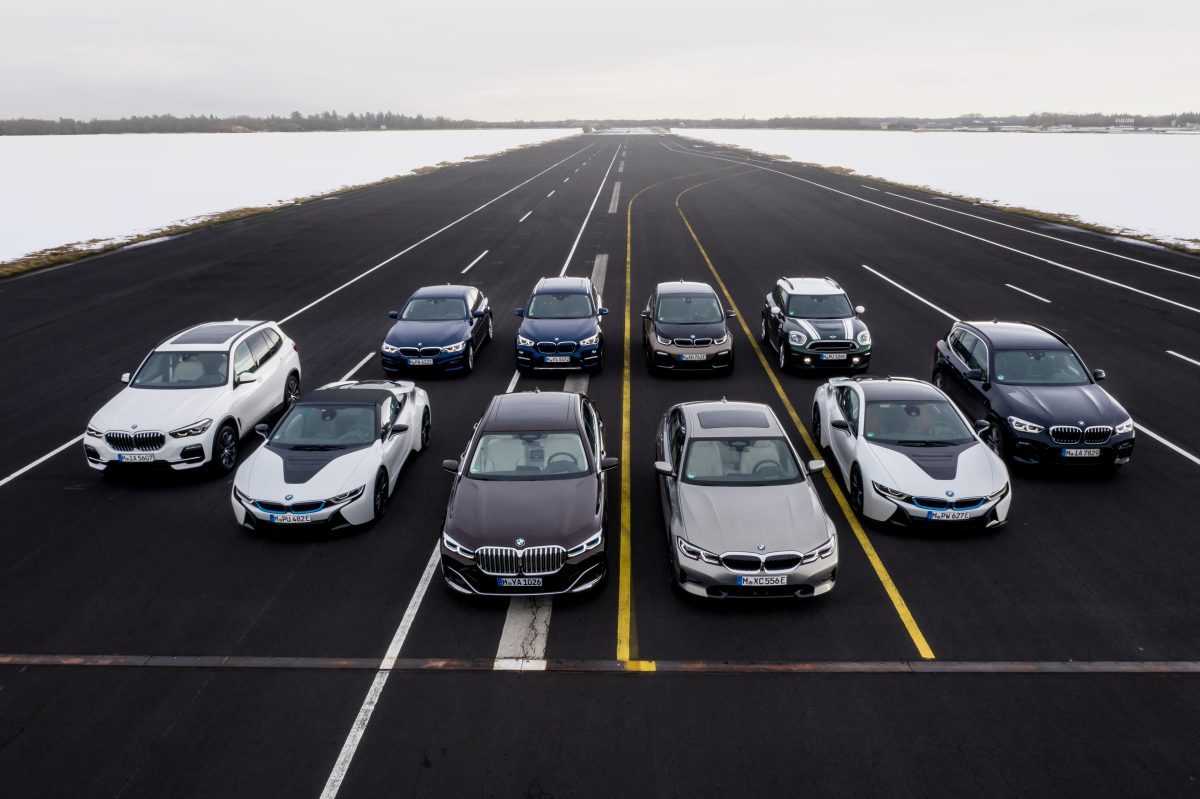 2020-bmw-330e-plug-in-hybrid- (14)