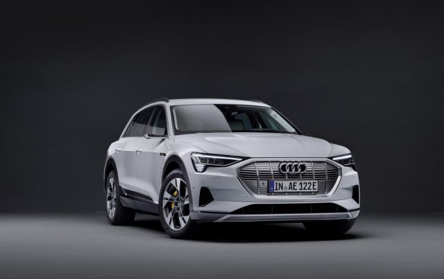audi-e-tron-50-quattro- (2) audi-e-tron-50-quattro- (2)