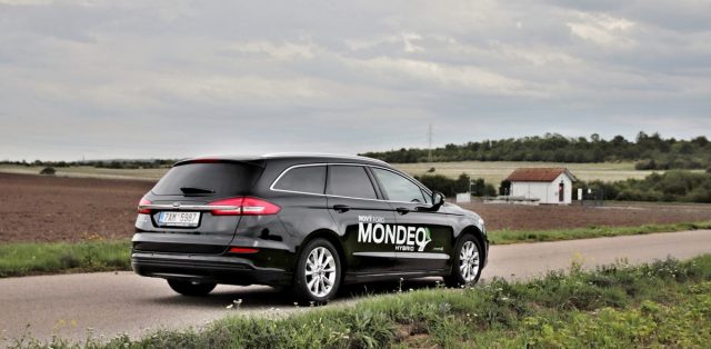 test-2019-ford-mondeo-kombi-hybrid- (8)