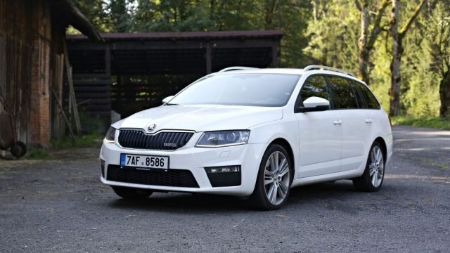 test-ojetiny-2014-skoda-octavia-combi-rs-20-tdi-135-kw test-ojetiny-2014-skoda-octavia-combi-rs-20-tdi-135-kw