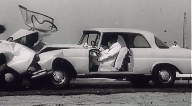 mercedes-benz testovani crash test 19'60