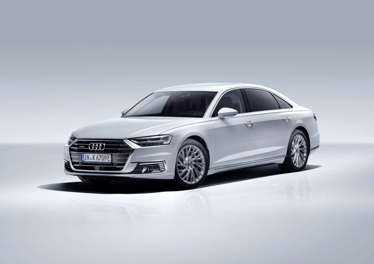 2020_Audi_A8_L_60_TFSI_e_quattro_plug-in_hybrid- (1)