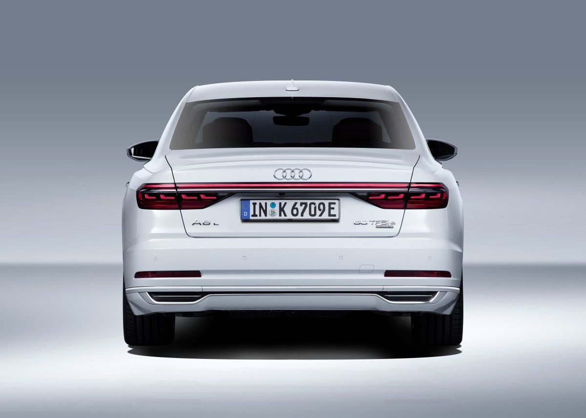 2020_Audi_A8_L_60_TFSI_e_quattro_plug-in_hybrid- (4)