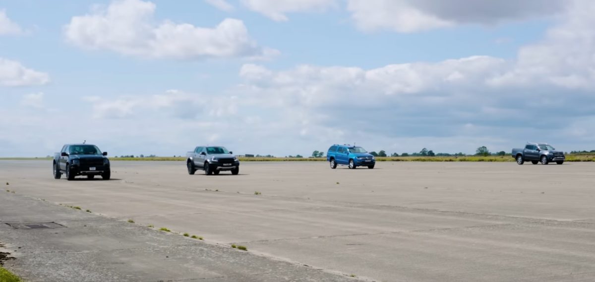 Ford_F-150_Raptor-Ford_Ranger_Raptor-Mercedes-Benz_X350d-Volkswagen_Amarok_V6_TDI-sprint-video