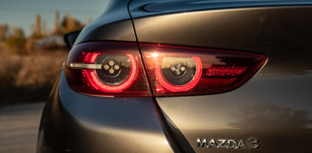 Mazda3 SKYACTIV-G122 AT
