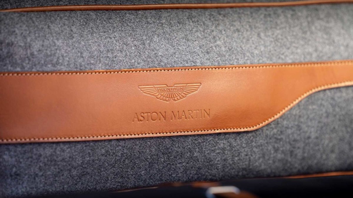 aston martin dbx prislusenstvi (4)