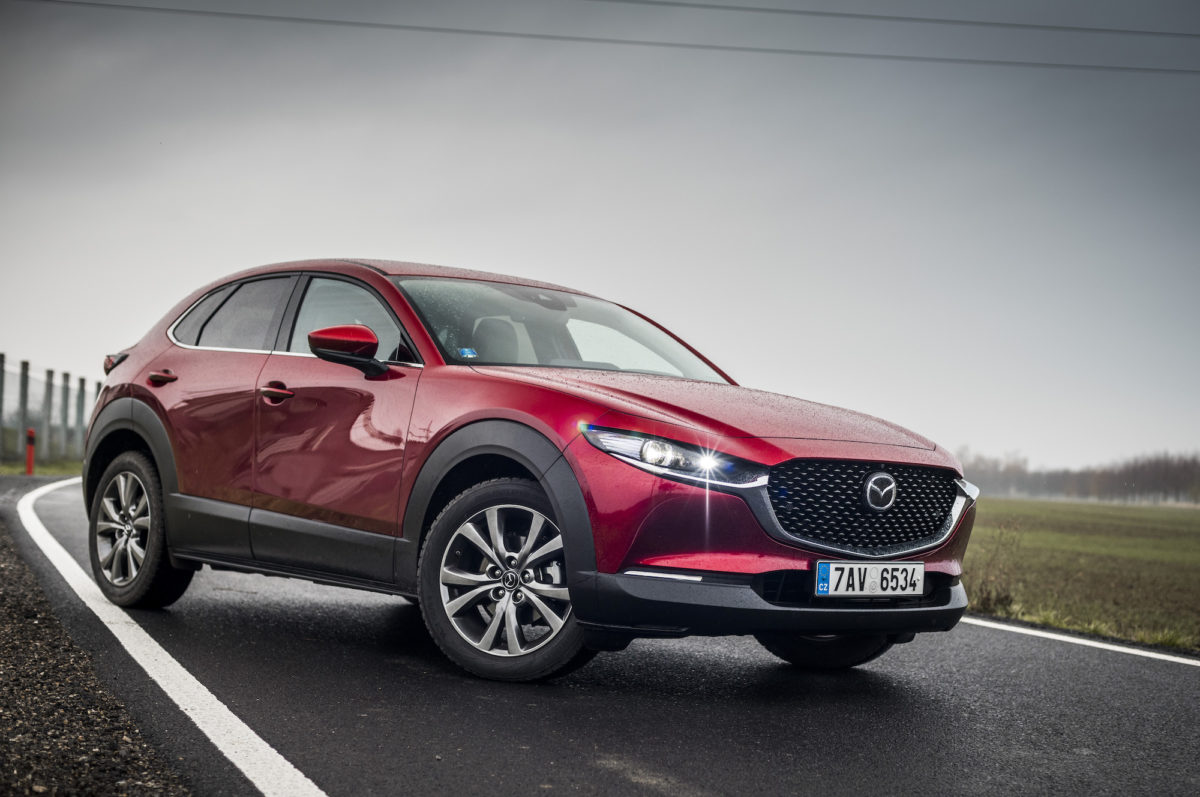 2020-auto-roku-v-ceske-republice-po-druhem-kole-mazda-cx30