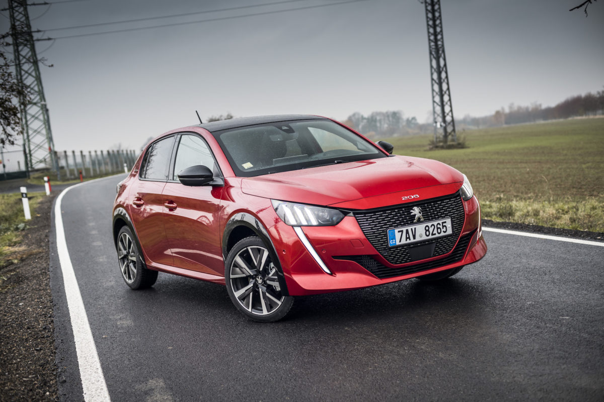 2020-auto-roku-v-ceske-republice-po-druhem-kole-peugeot-208