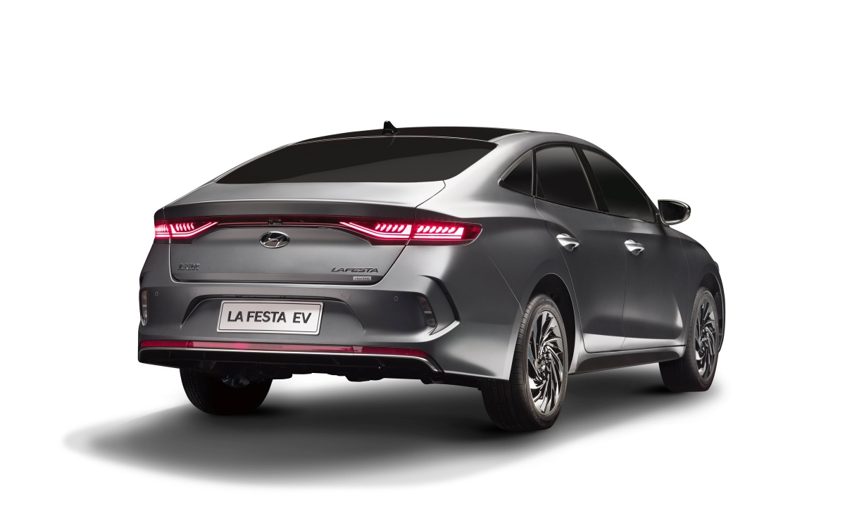 Hyundai-Lafesta-EV- (3)
