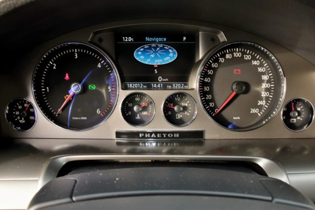 test-2010-volkswagen-phaeton-30-tdi-v6-176-kW-4motion- (28) test-2010-volkswagen-phaeton-30-tdi-v6-176-kW-4motion- (28)