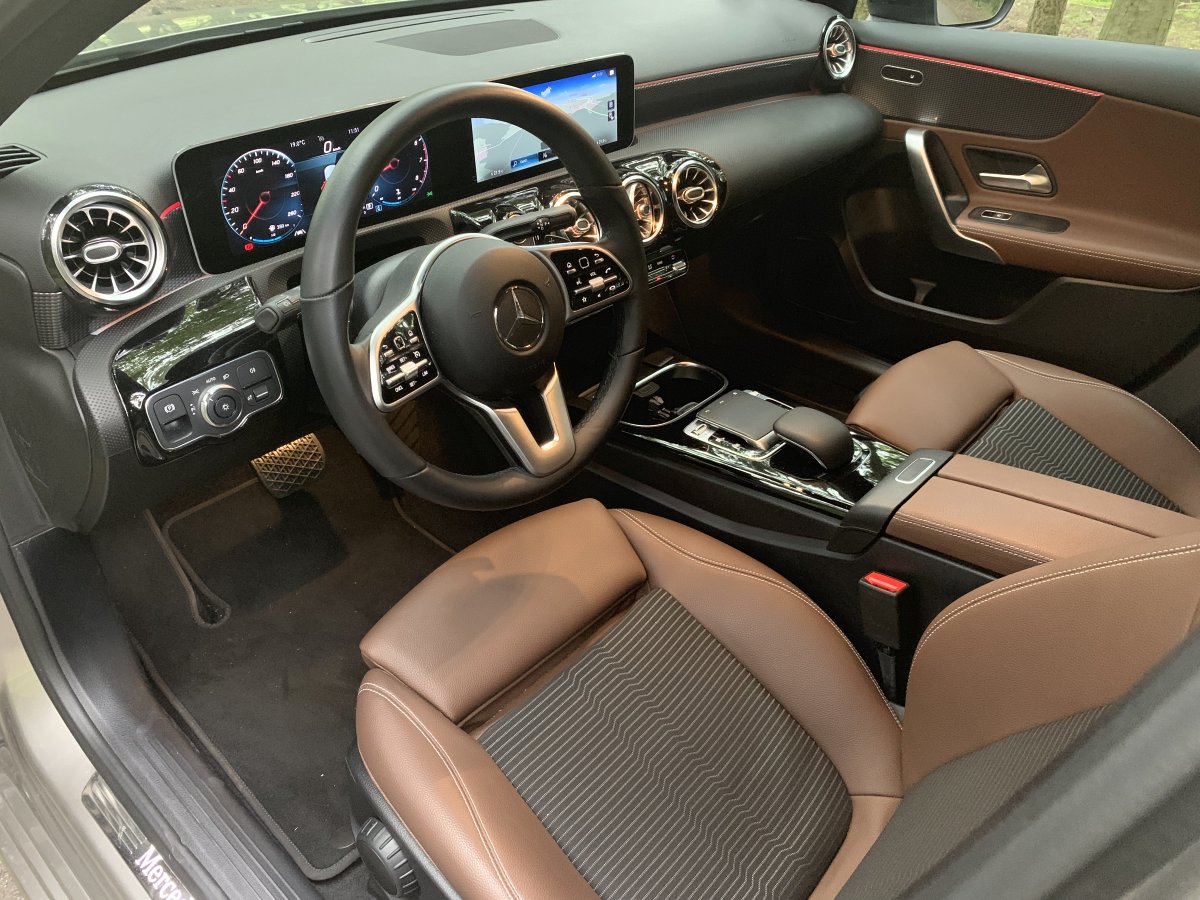 test-2019-mercedes-benz-a-200-sedan- (20)
