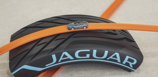 2020_Jaguar_F-TYPE_Hot_Wheels- (9)