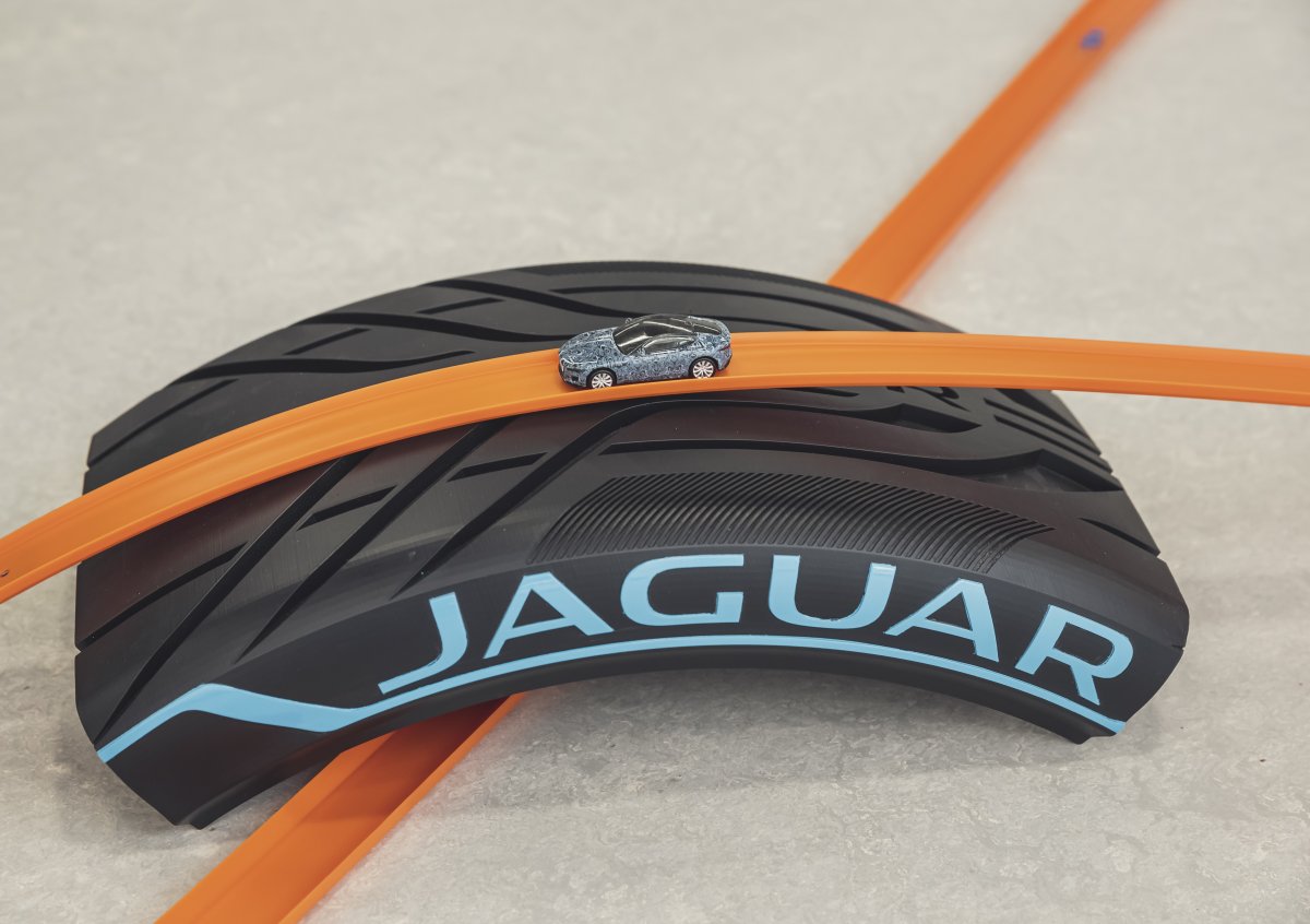 2020_Jaguar_F-TYPE_Hot_Wheels- (9)