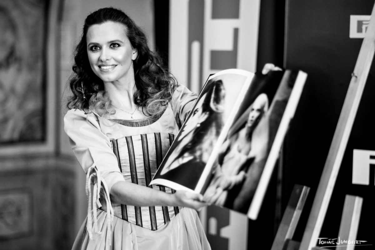 Odhalení Pirelli kalendáře 2020 - Zuzana Vejvodová