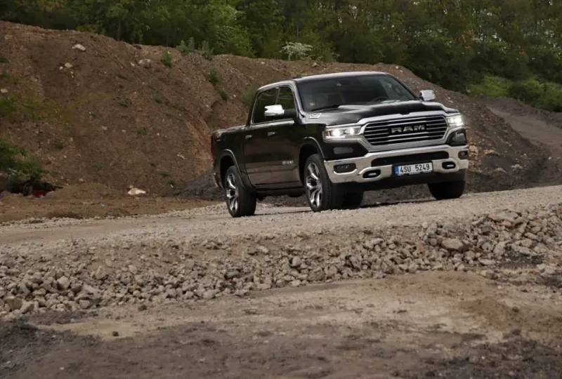 test-2020-ram-1500-57-v8-hemi-4x4
