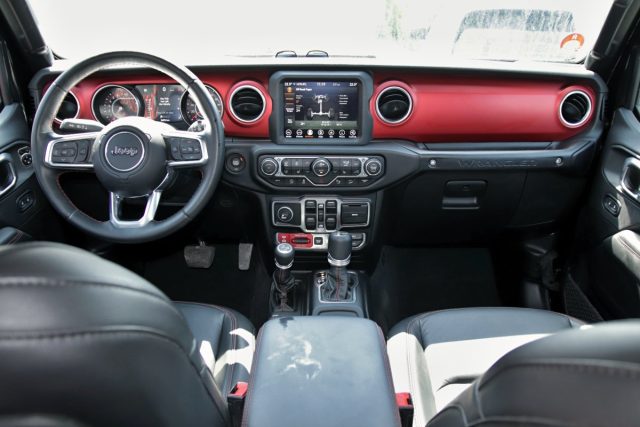 test-2020-jeep_wrangler_rubicon-a-jeep_wrangler_sahara- (34)