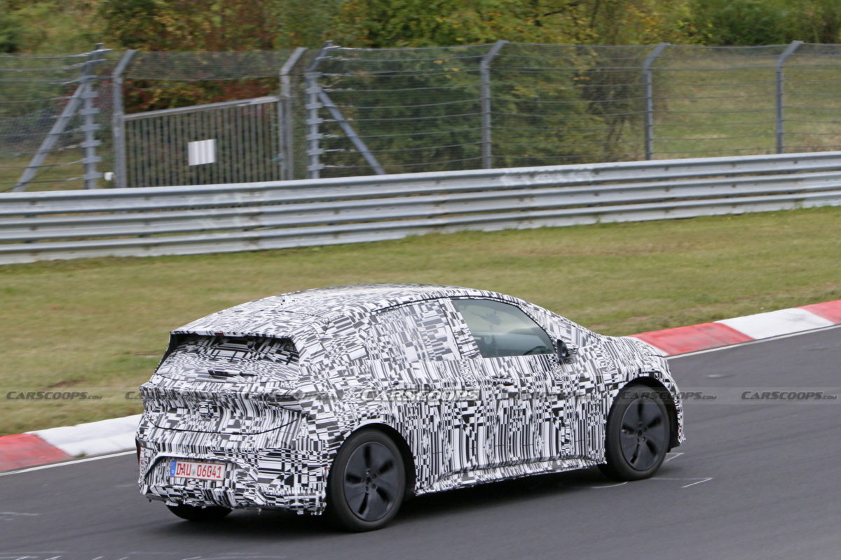 2021-cupra-el-born-nurburgring-13