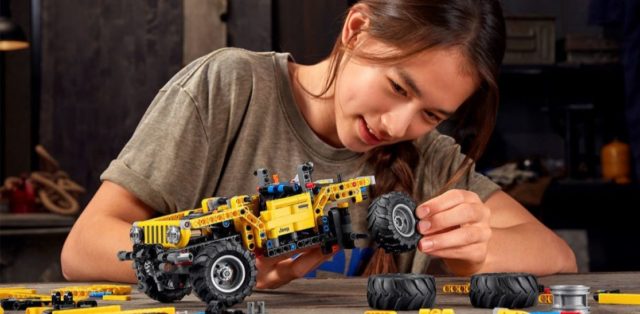 LEGO_Technic-Jeep_Wrangler_Rubicon- (5)