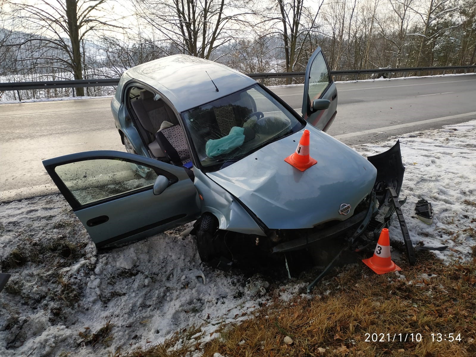Toto je smutný důvod toho, proč se zvěři na silnici nikdy nevyhýbat. Lepší je ji srazit