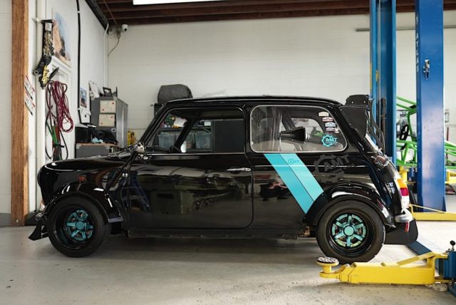 1990-mini-s-motorem-kawasaki-ninja- (3)