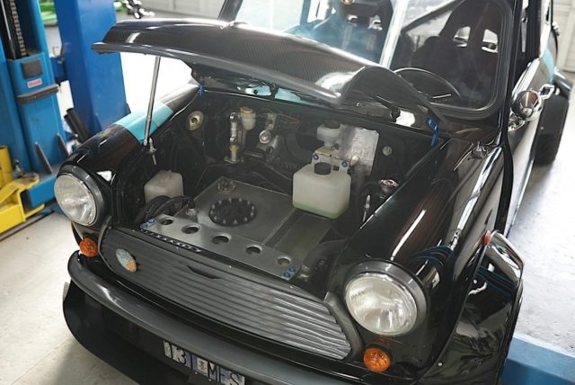 1990-mini-s-motorem-kawasaki-ninja- (4)