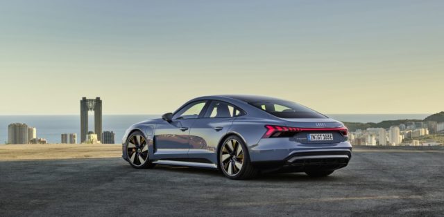 2021-Audi_e-tron_GT-elektromobil- (3)