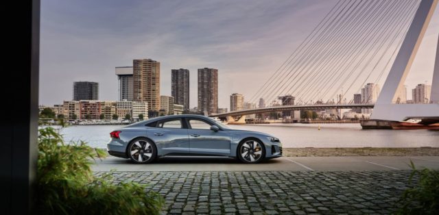 2021-Audi_e-tron_GT-elektromobil- (5)