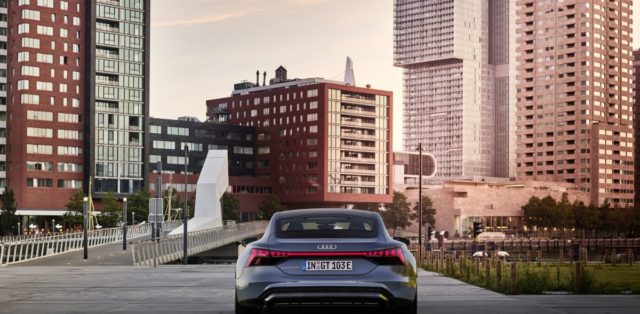 2021-Audi_e-tron_GT-elektromobil- (6)