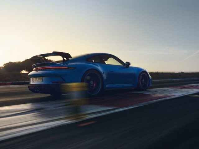 2021-Porsche_911_GT3- (11)