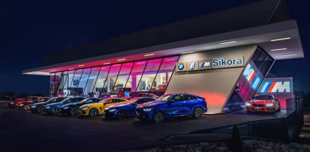 BMW_Sikora_Dealership-BMW_M-showroom- (1)