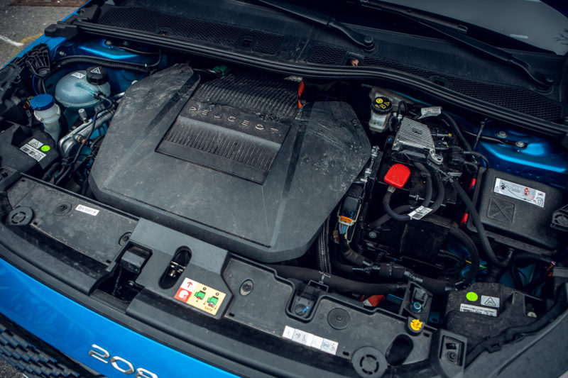 Peugeot e-208