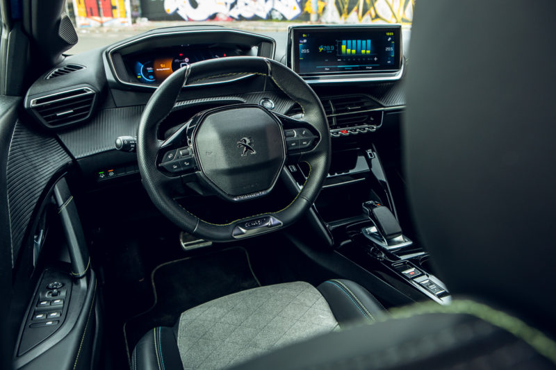 Peugeot e-208