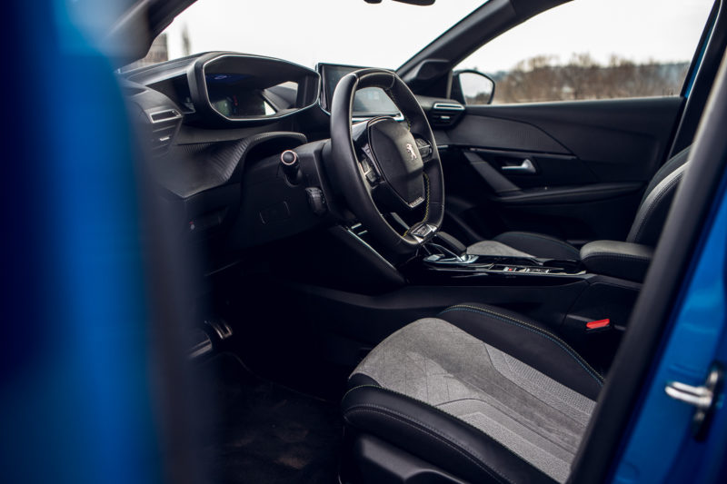 Peugeot e-208
