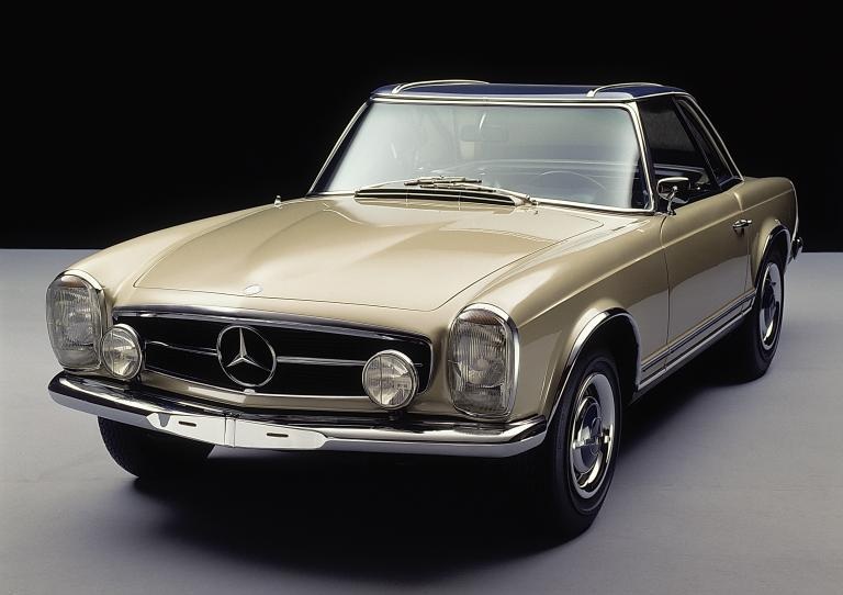 Brachte volle Alltagstauglichkeit in die SL-Reihe: Mercedes-Benz 230 SL (Baureihe W 113, 1963-1971). Mercedes-Benz 230 SL (W 113 series, 1963-1971)
