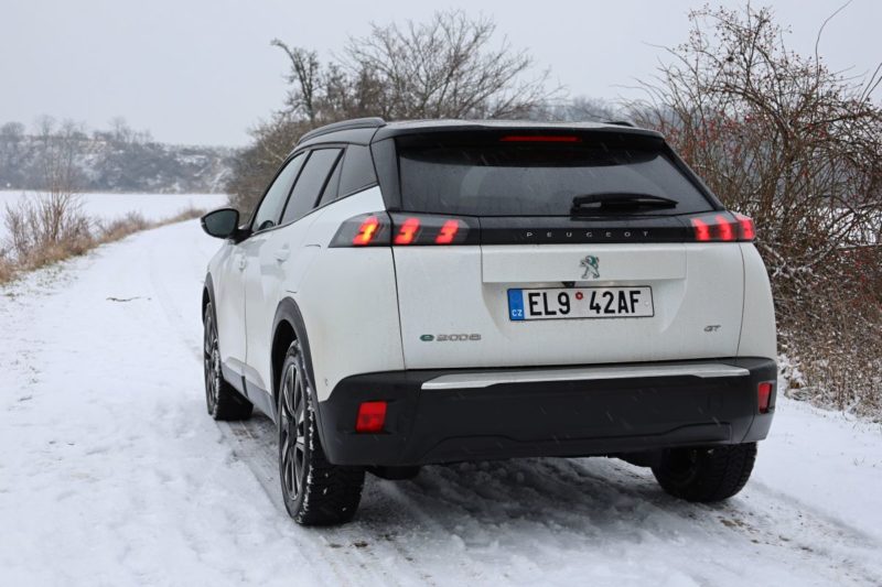 Test-2021-elektromobil-Peugeot_e-2008- (11)