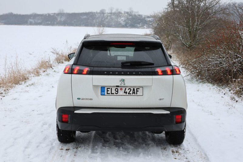 Test-2021-elektromobil-Peugeot_e-2008- (12)