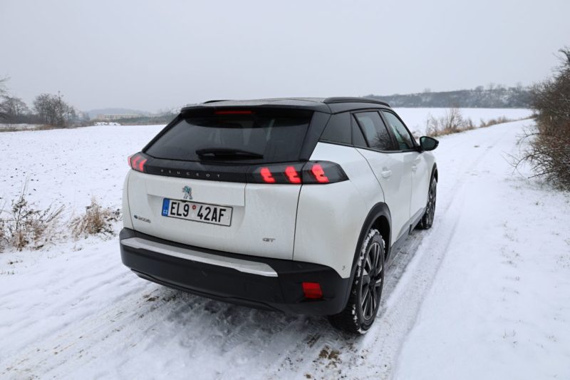 Test-2021-elektromobil-Peugeot_e-2008- (13)
