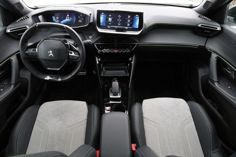 Test-2021-elektromobil-Peugeot_e-2008- (19)