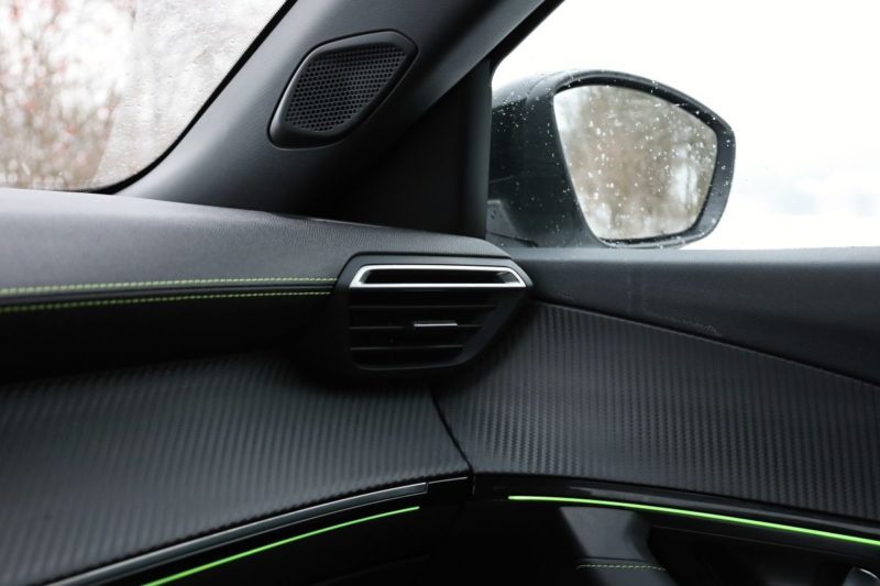 Test-2021-elektromobil-Peugeot_e-2008- (25)