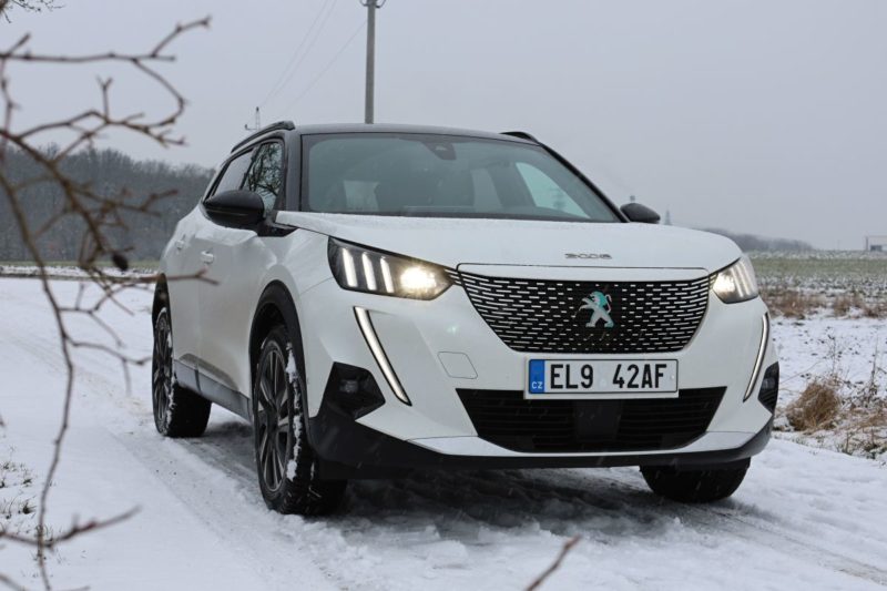 Test-2021-elektromobil-Peugeot_e-2008- (7)