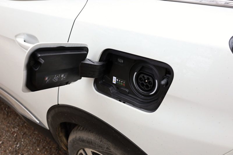 Test2021-Peugeot_3008_GT_Hybrid-EAT8- (10)