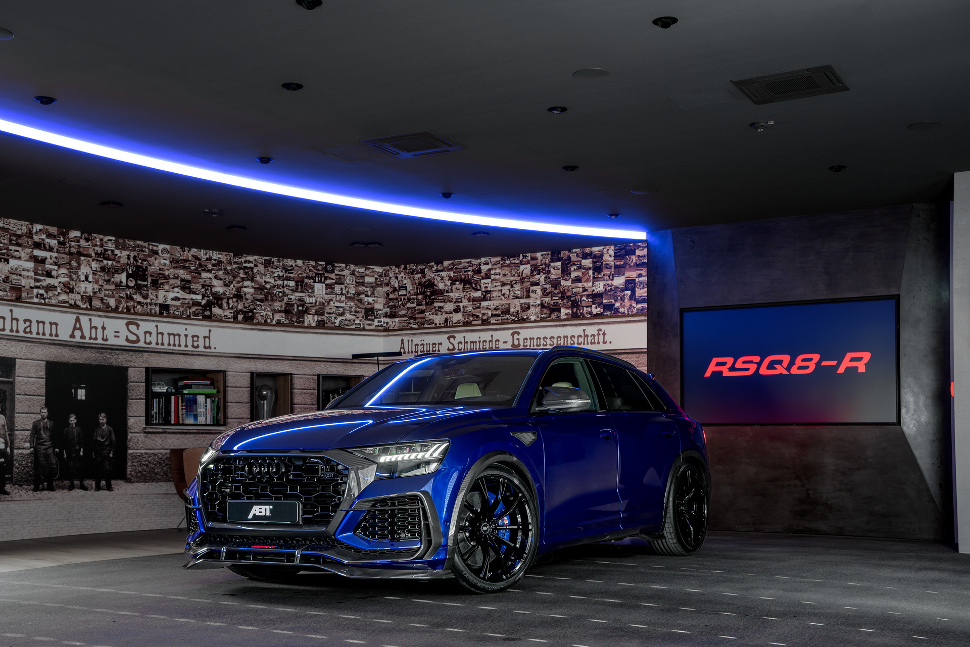 ABT si dal parádní dárek k 125. výročí. Představil limitovanou a zatraceně ostrou edici Audi RS Q8