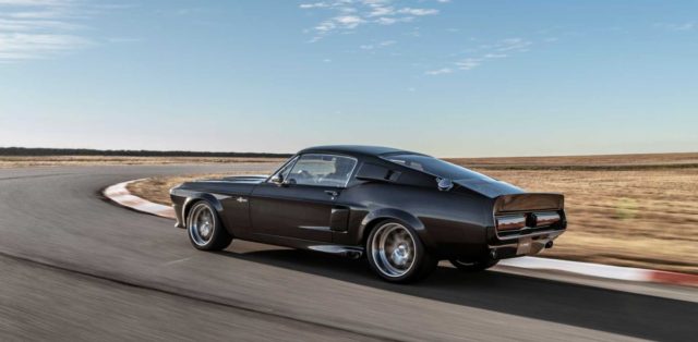 classic_recreations-1967-shelby_gt500cr_mustang-carbon_edition- (12)