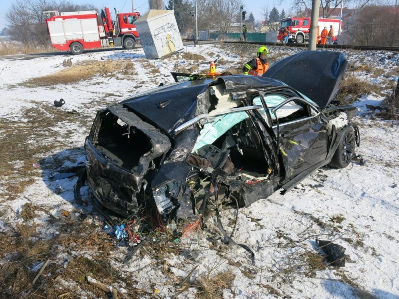 nehoda-bmw-vlak (4)