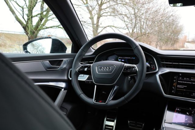 test-2021-audi_a6_avant-55-TFSIe-quattro-plug-in_hybrid- (18)