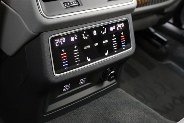 test-2021-audi_a6_avant-55-TFSIe-quattro-plug-in_hybrid- (26)