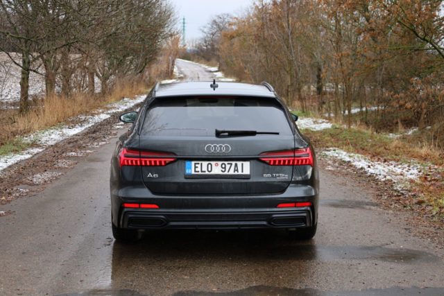 test-2021-audi_a6_avant-55-TFSIe-quattro-plug-in_hybrid- (7)