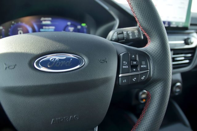 test-2021-hybrid-ford-kuga-hev- (28)