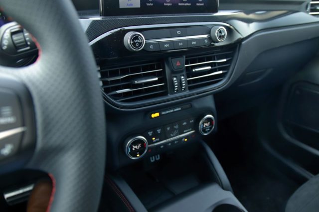 test-2021-hybrid-ford-kuga-hev- (30)