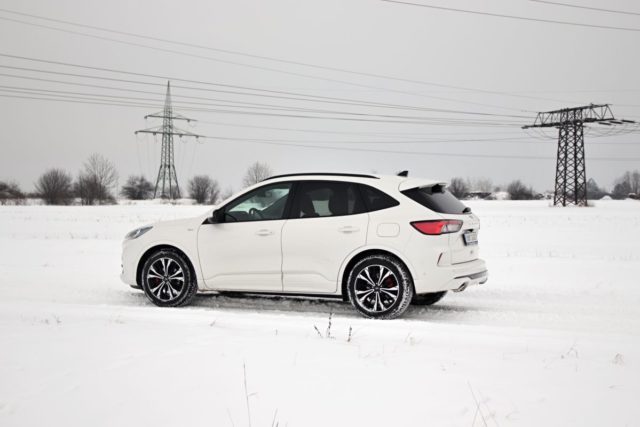 test-2021-hybrid-ford-kuga-hev- (4)